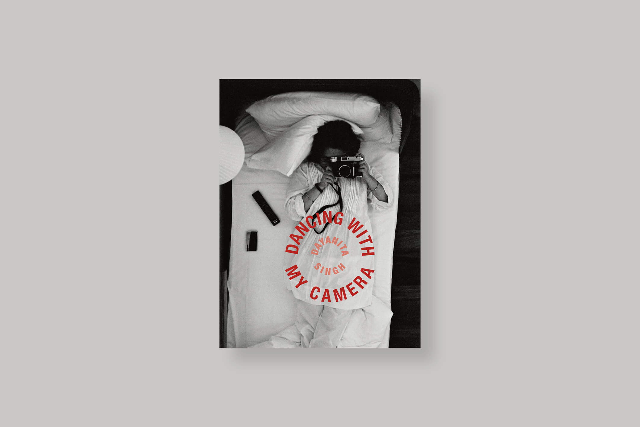 dancing-with-my-camera-dayanita-singh-hatje-cantz-cover
