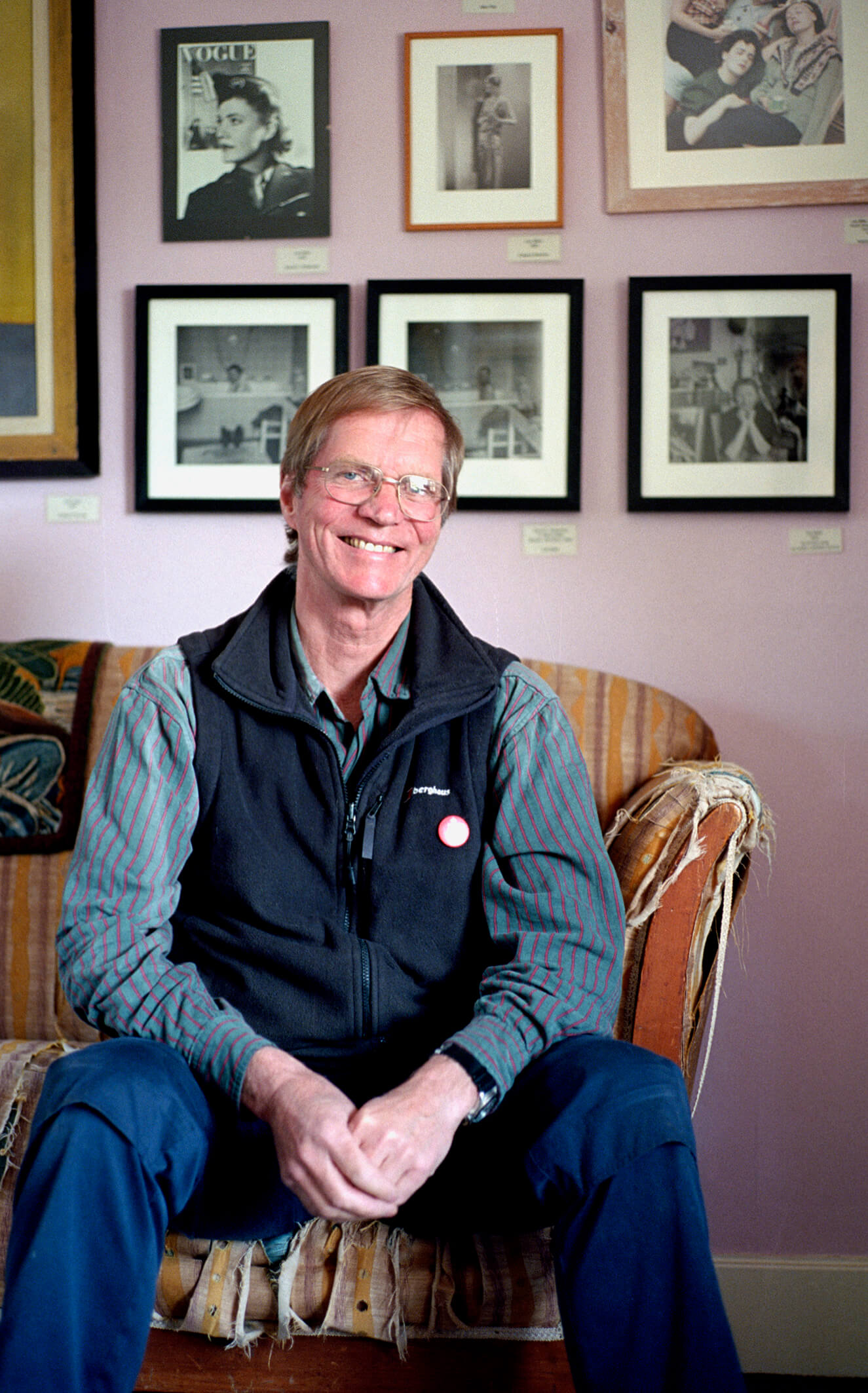 Antony-Penrose-in-the-sitting-room-Farley-Farm-House-East-Sussex-...